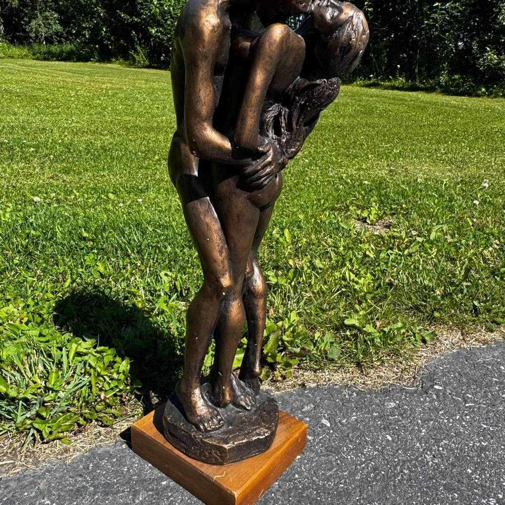 Vintage Austin Production 1974 Bronze Couple Sculpture Passion Kiss - Picture 9 of 11